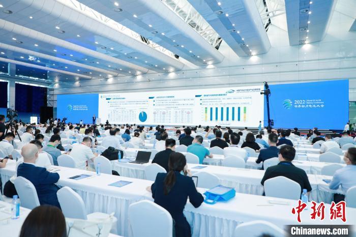 2022世界動力電池大會主論壇現場?！?022世界動力電池大會組委會 供圖